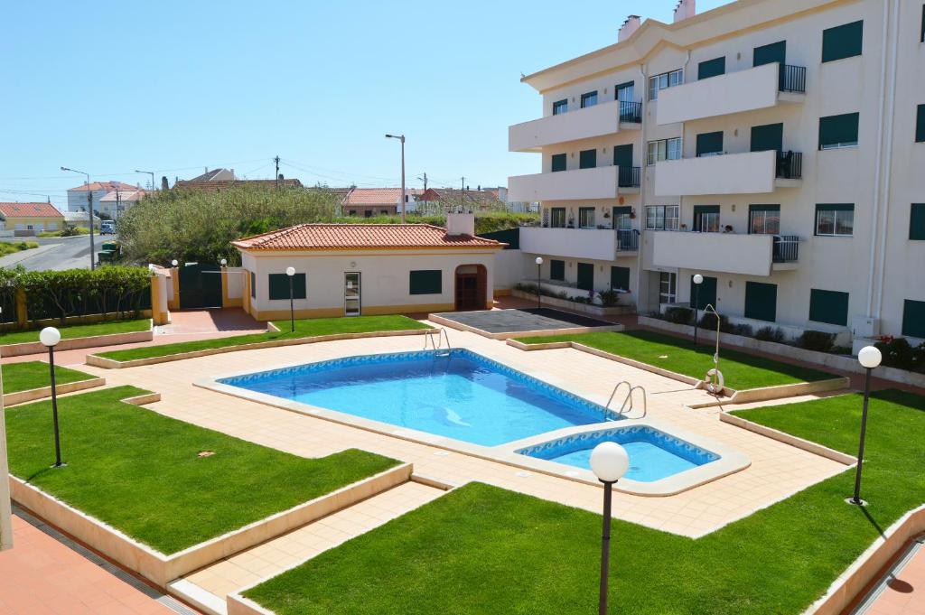 Apartment Peniche swimming pool Rua Urbanização do Convento Rua Fonte do Rosário, D 1 DTO, 2520-315 Peniche de Cima