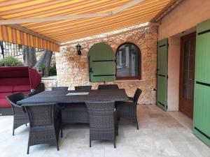 Appart-villa de 130m2 jardin, piscine à 5 min de Menton