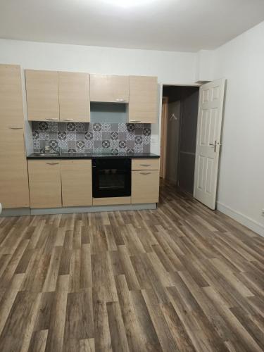 Maison de vacances appartement 2 pieces 40m2 a garges les gonnesse 22 Place de l'Hôtel de ville 95140 Garges-lès-Gonesse Île-de-France