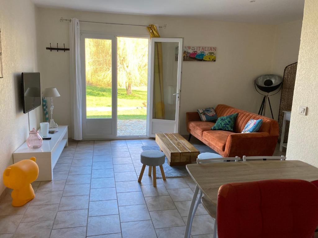 Maison de vacances Appartement climatisé 2 chambres 60m2 Dans un grand jardin à 5mn des plages 35 chemin de palazzi 20220 LʼÎle-Rousse