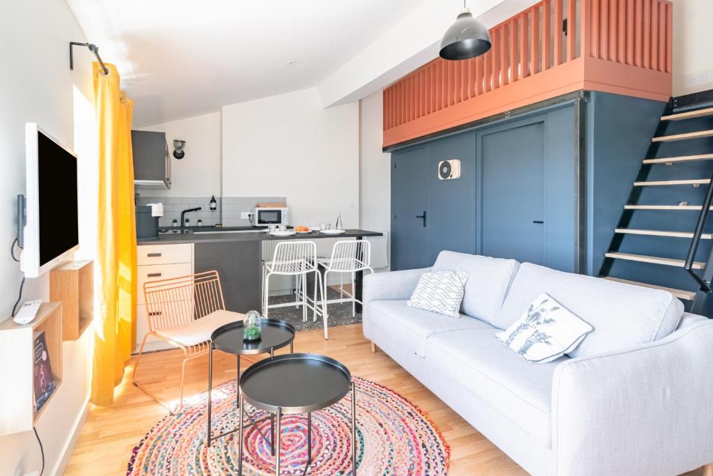 Attractive holiday home in Les Vans with private pool