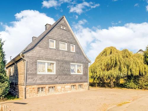 Attractive Holiday Home In Medebach with Barbecue