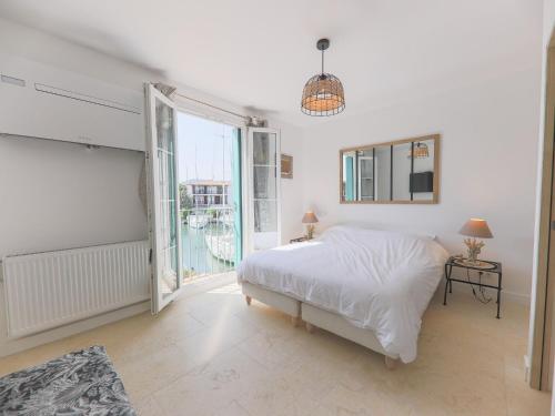 Attractive holiday home in Port Grimaud with jetty