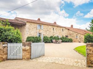 Maison de vacances Attractive holiday home with private swimming pool and pool house in the Vendee  85410 La Chapelle-Thémer Pays de la Loire