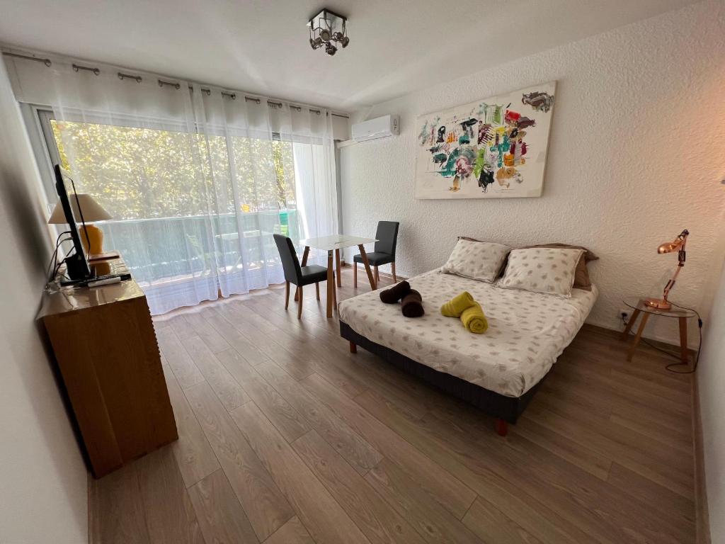 Attractive property set within idyllic gardens