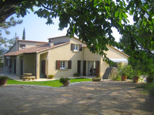 Attractive, Provencal villa with heated private pool and extensive views