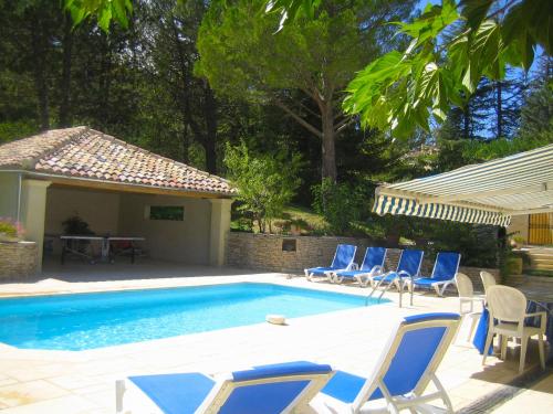 Attractive, Provencal villa with heated private pool and extensive views