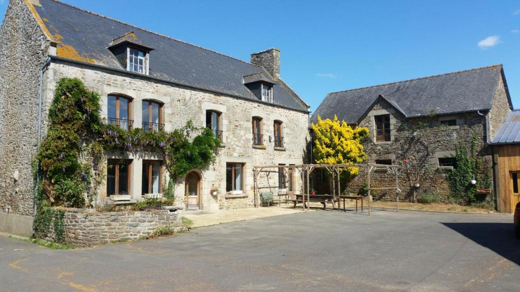 Au coeur de la Ferme de la Raudais Rue de la Rabine, 22100 Taden