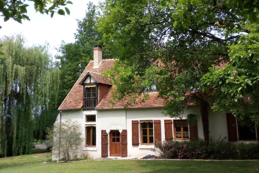 Maison de vacances Au jardin de Grand-Père 3 Rue Henri Goyer  Fougères-sur-Bièvre