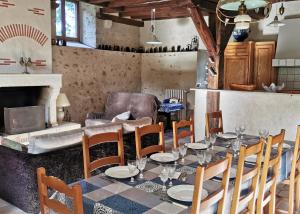 Maison de vacances Au jardin de Grand-Père 3 Rue Henri Goyer  Fougères-sur-Bièvre Région Centre