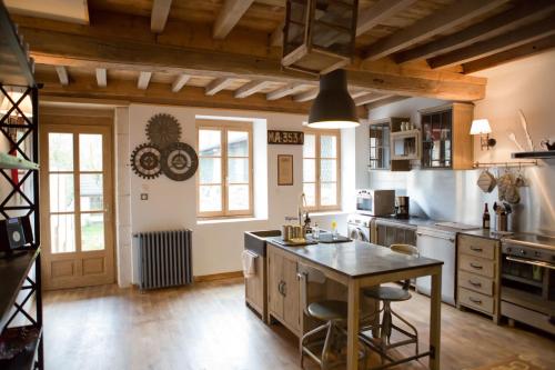 Au Pied Du Rempart