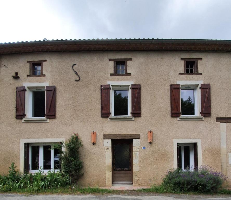 Maison de vacances Au Ruisseau des Aulnes Avenue du Bernazobre numéro 414 81290 Escoussens