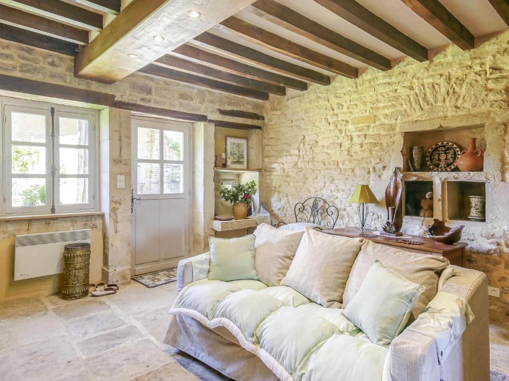 Maison de vacances Authentic Burgundian Farmhouse in Talon with Fireplace  58190 Talon