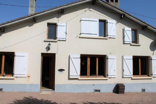 Auvignac House, a spacious property for 20 people.