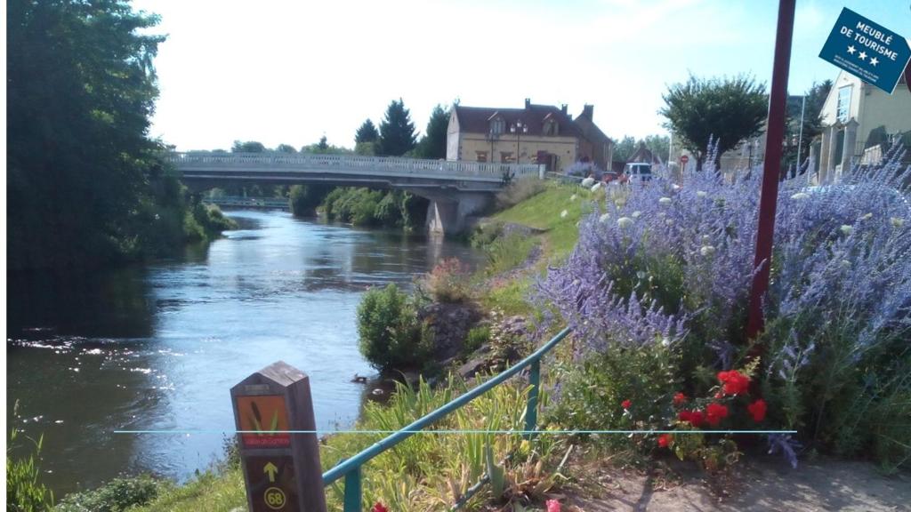 Aux 10 Ponts - Gîte aux abords du fleuve La Somme - La mer à 30 min - La nuit pour 6 voyageurs 3 Rue Jules Ferry, 80580 Pont-Rémy