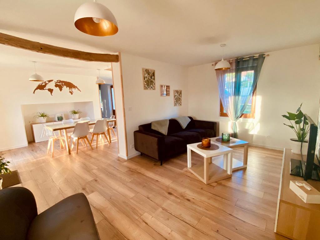 Maison de vacances Aux 3 Noyers 10 Rue du Général Leclerc 60120 Croissy-sur-Celle
