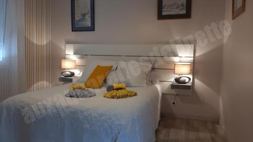 AUX AQUARELLES DE LINETTE