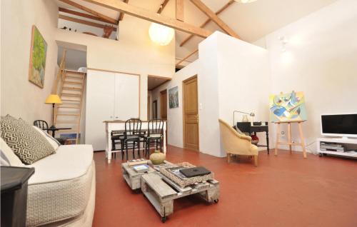 Awesome apartment in La Gaude with WiFi, Outdoor swimming pool and Swimming pool