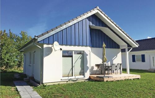 Awesome home in Altefhr-Rgen with 3 Bedrooms, Sauna and WiFi