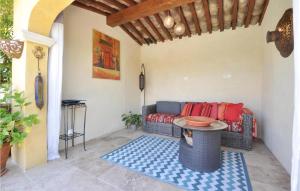 Awesome home in Bagnols en Fort with 3 Bedrooms, Outdoor swimming pool and Swimming pool
