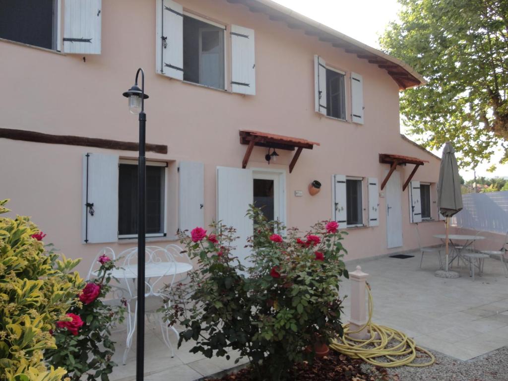 Awesome home in Barbery with 6 Bedrooms and WiFi 14220 Barbery