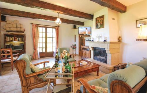 Awesome home in Bauduen with 2 Bedrooms and WiFi