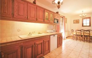 Awesome home in Bauduen with 2 Bedrooms and WiFi