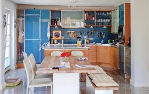 Awesome home in BeckerwitzHohenkirchen with 3 Bedrooms, Sauna and WiFi