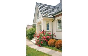 Awesome home in BeckerwitzHohenkirchen with 3 Bedrooms, Sauna and WiFi