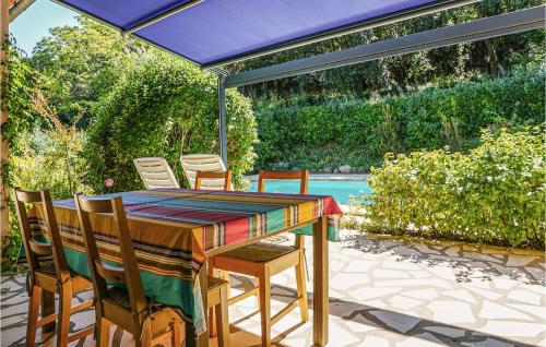 Awesome home in Berlou with 2 Bedrooms, WiFi and Outdoor swimming pool