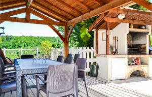 Maison de vacances Awesome home in Blis et Born with 4 Bedrooms, WiFi and Private swimming pool  24330 Blis-et-Born Aquitaine