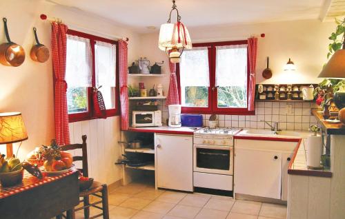 Awesome home in Bnodet with 2 Bedrooms and WiFi