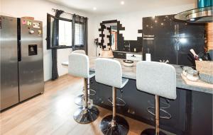 Awesome home in Bollène with Outdoor swimming pool, WiFi and 3 Bedrooms