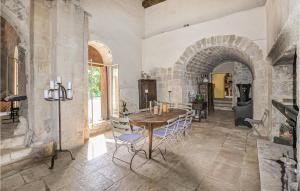 Awesome home in Bonnieux with Sauna, Private swimming pool and Outdoor swimming pool