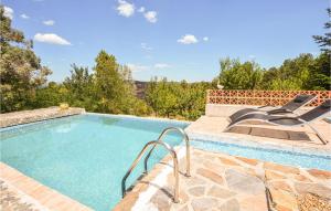 Awesome home in Bordezac with Outdoor swimming pool