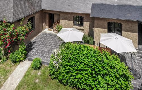 Awesome home in Bray-ls-Mareuil with 5 Bedrooms