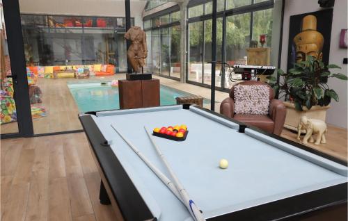 Awesome home in Breuillet with Indoor swimming pool, Sauna and WiFi