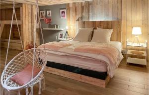 Awesome home in Breuillet with Indoor swimming pool, Sauna and WiFi