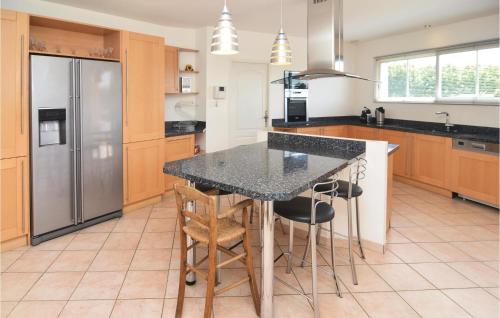 Awesome home in Calvisson with 4 Bedrooms, WiFi and Swimming pool