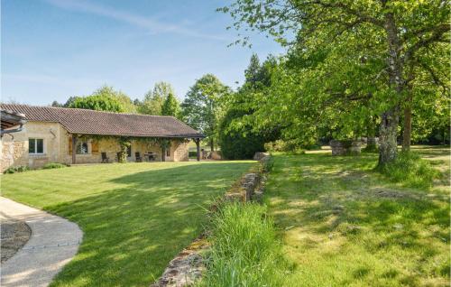 Awesome home in Campsegret with Outdoor swimming pool and 2 Bedrooms