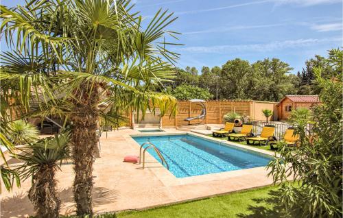 Awesome home in Caromb with Outdoor swimming pool, 2 Bedrooms and WiFi