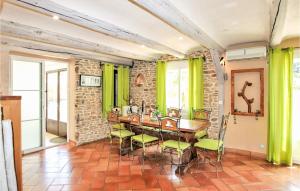 Awesome home in Caromb with Outdoor swimming pool, 2 Bedrooms and WiFi