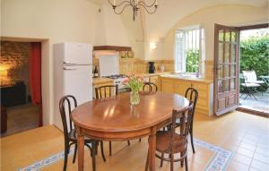 Awesome home in Castelnau-Valence with 2 Bedrooms and WiFi
