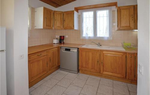 Awesome home in Cervione w/ 2 Bedrooms