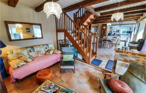 Awesome home in concarneau with 2 Bedrooms