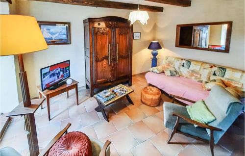 Awesome home in concarneau with 2 Bedrooms