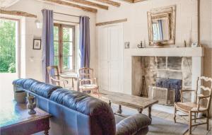 Awesome home in Cravant les Cteaux with 2 Bedrooms and WiFi