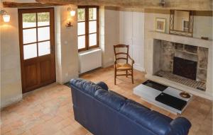 Awesome home in Cravant les Cteaux with 2 Bedrooms and WiFi