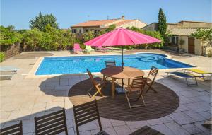 Awesome home in Creissan with Outdoor swimming pool, WiFi and 3 Bedrooms