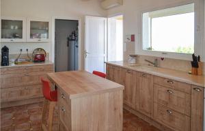 Awesome home in Creissan with Outdoor swimming pool, WiFi and 3 Bedrooms